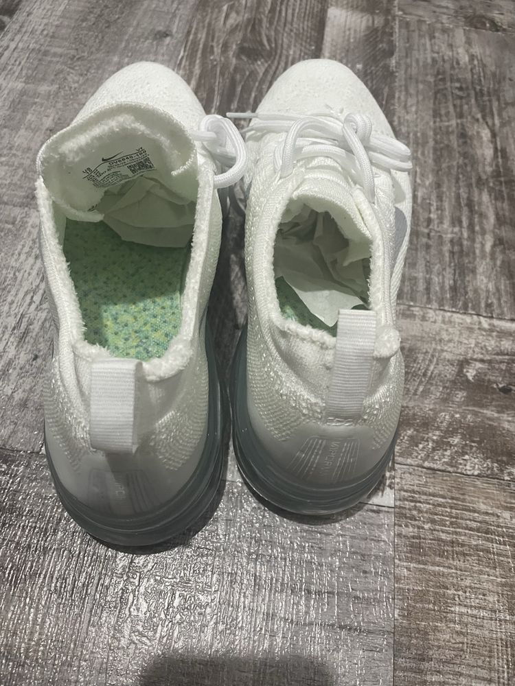 Нови Nike Vapormax Flyknit White