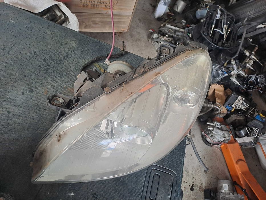 Far Stanga dreapta Faruri Mercedes B Class W245 cu lupa