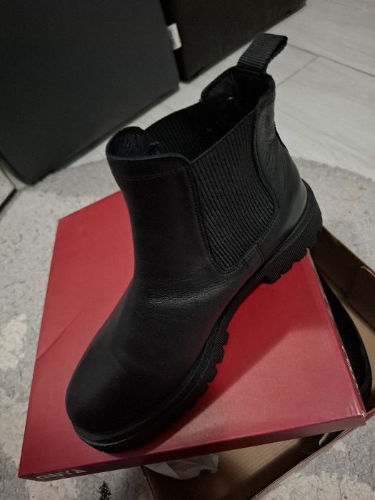 Vând ghete marimea 39 din piele naturala