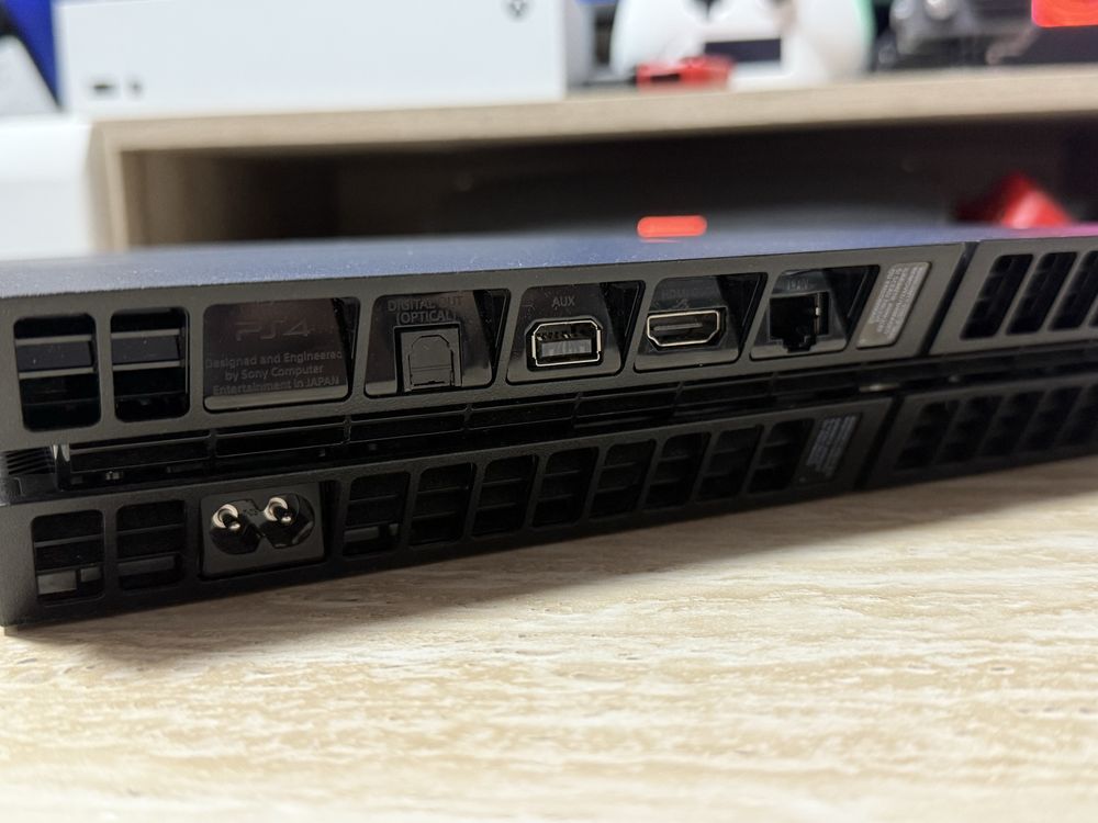 Ps4 1tb functional cu joc si maneta nacon originala