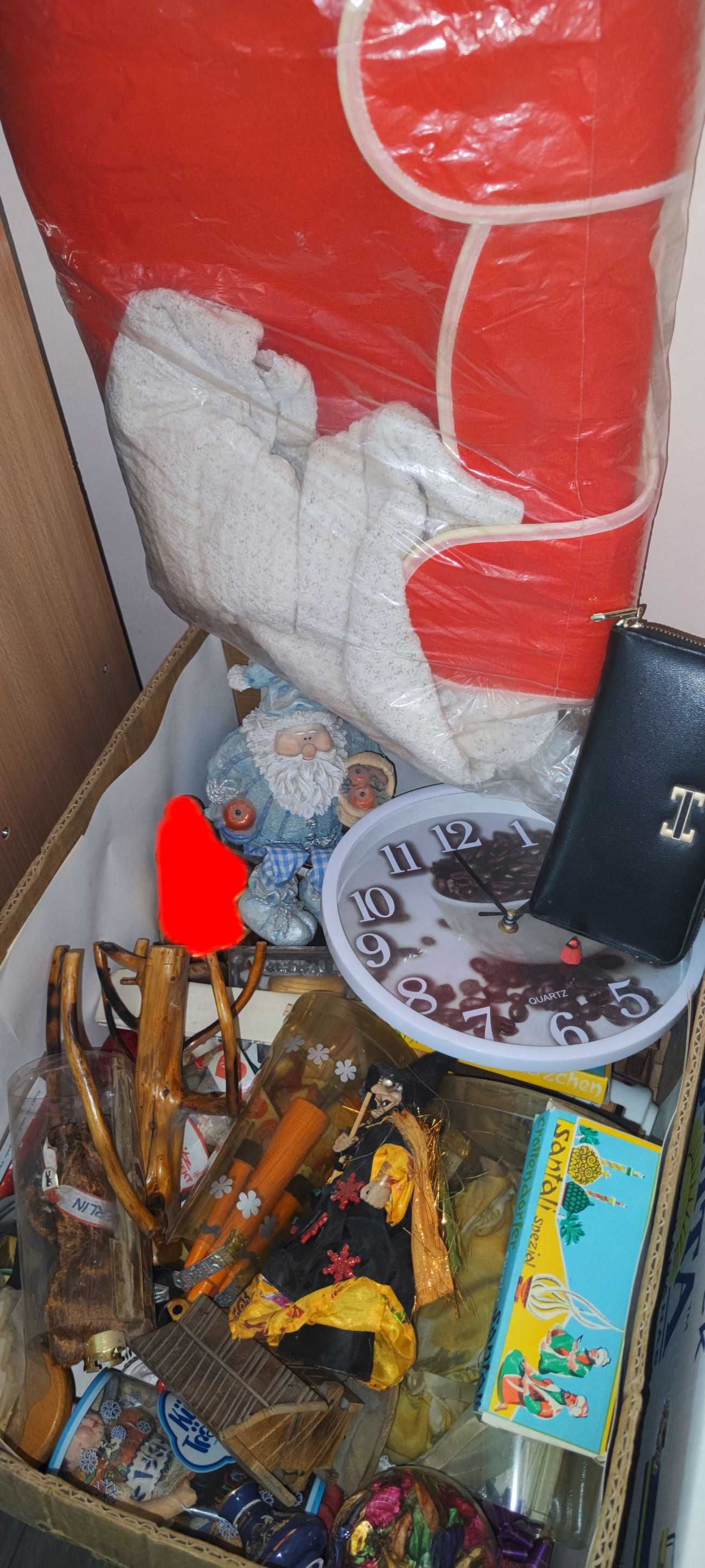 Кукли, закупени от чужбина и сувенири