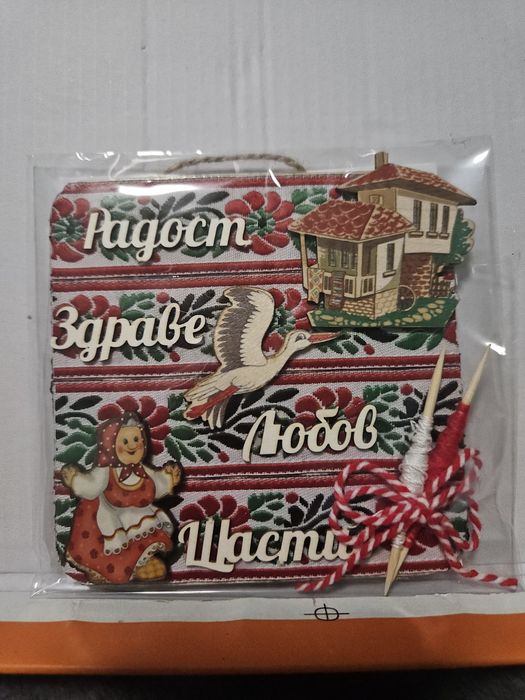 Магнити с народни мотиви/ мартеници