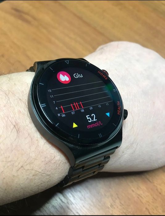 Smartwatch cu EKG și Măsurare a Tensiunii Arteriale