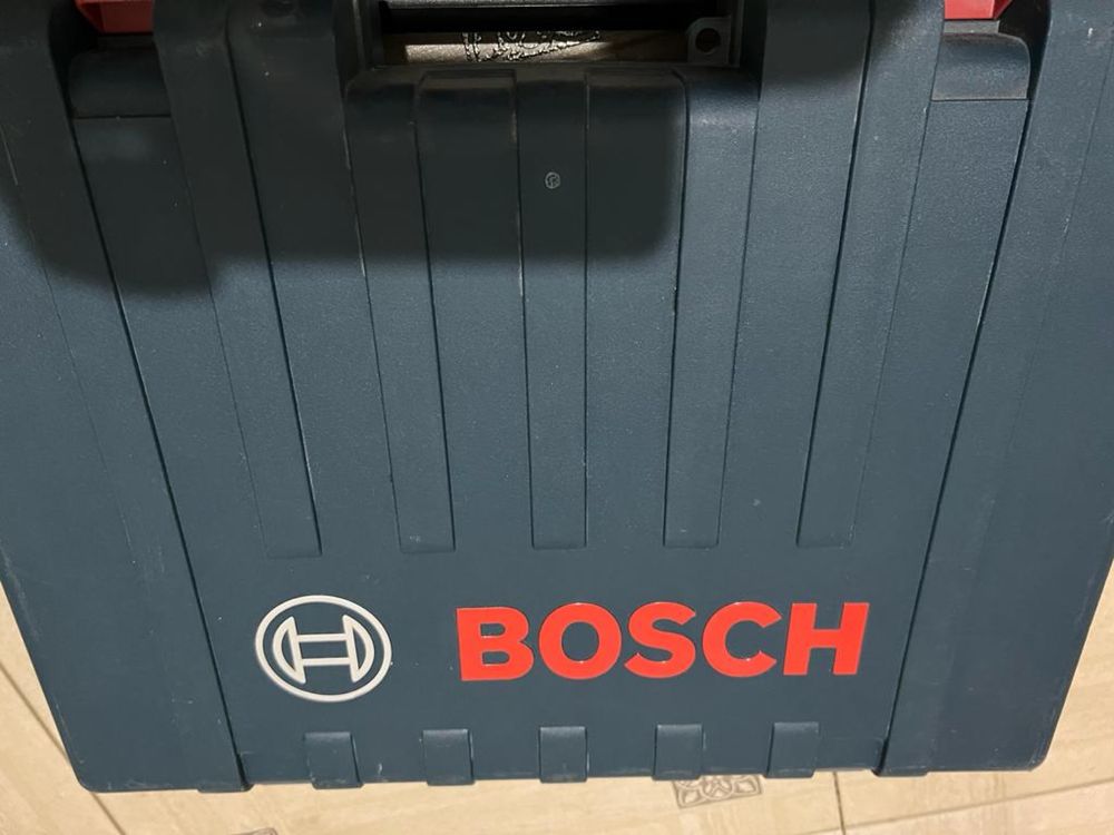 Перфоратор BOSCH