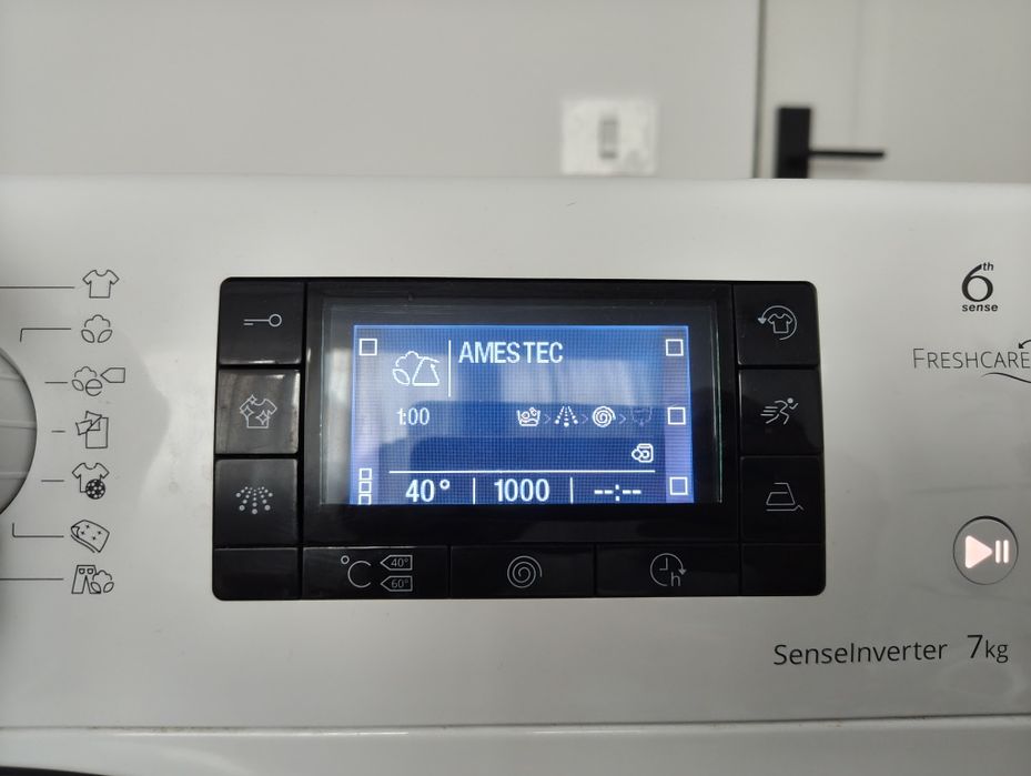 Mașina de spălat Slim Whirlpool  (2020) ideala pentru chiriasi