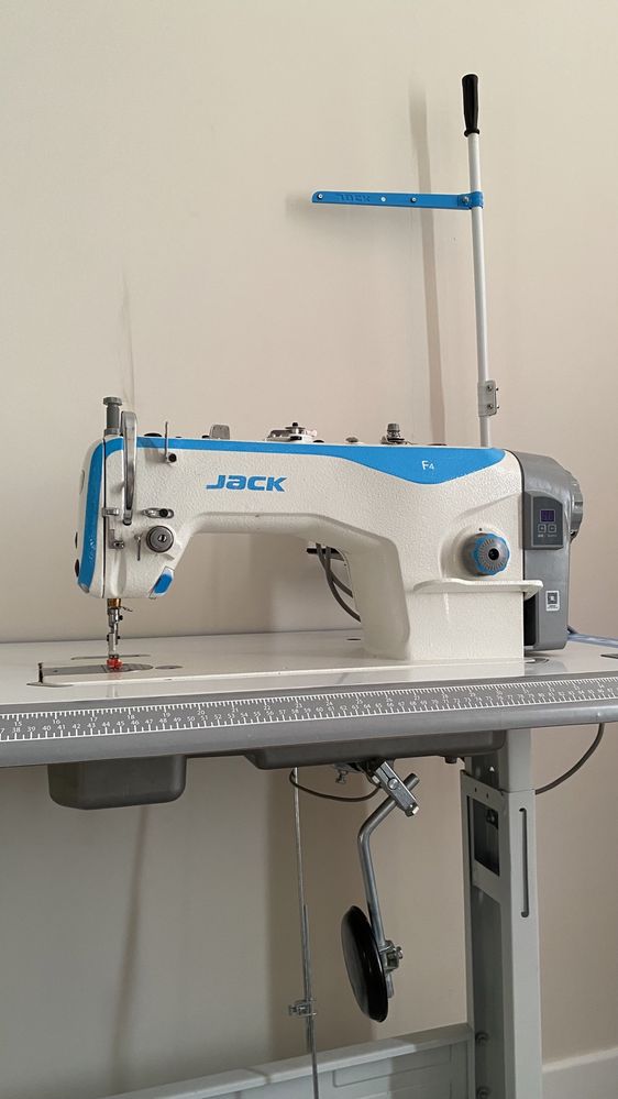 Jack F4 швейная машина
