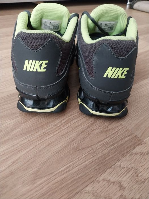 Adidasi originali Nike nr.44