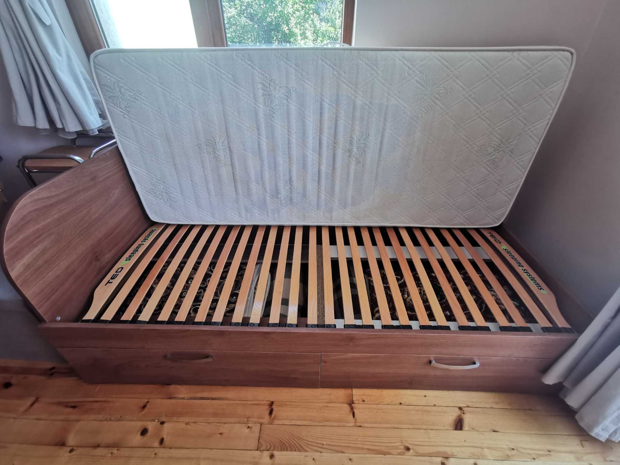Легло единично с чекмеджета, рамка и матрак / стол