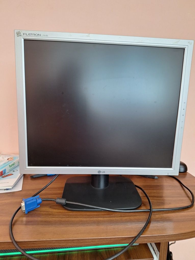 Монитор LG 20 inch