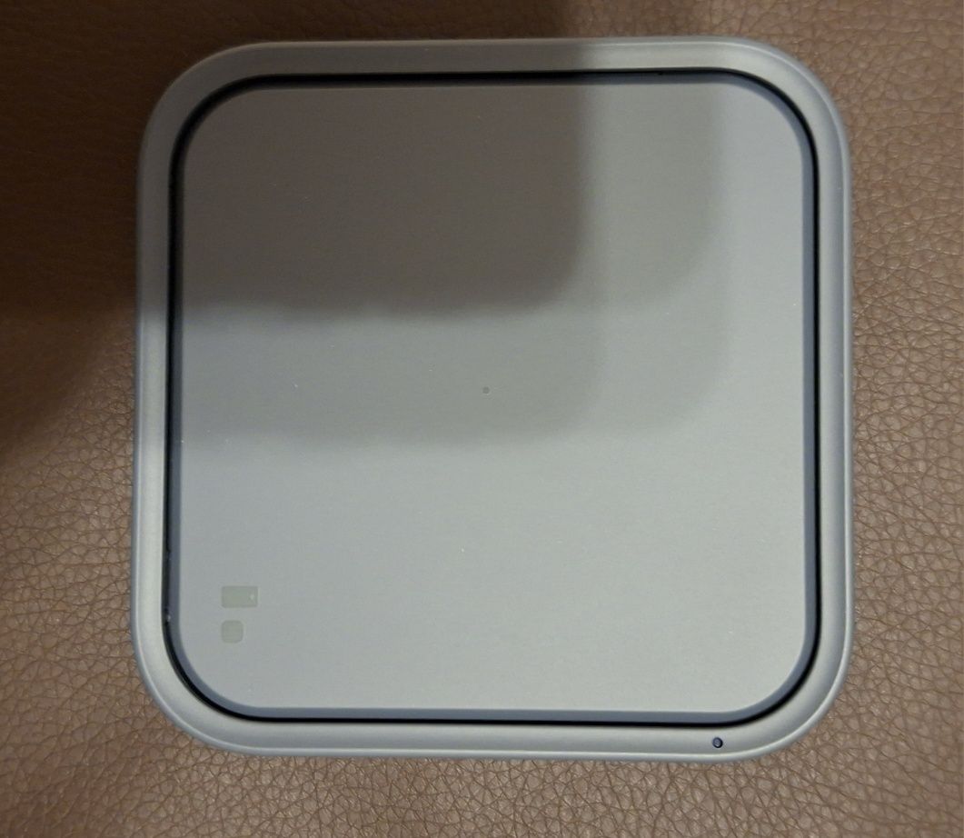 Безжично зарядно устройство Samsung Wireless Charging Pad
