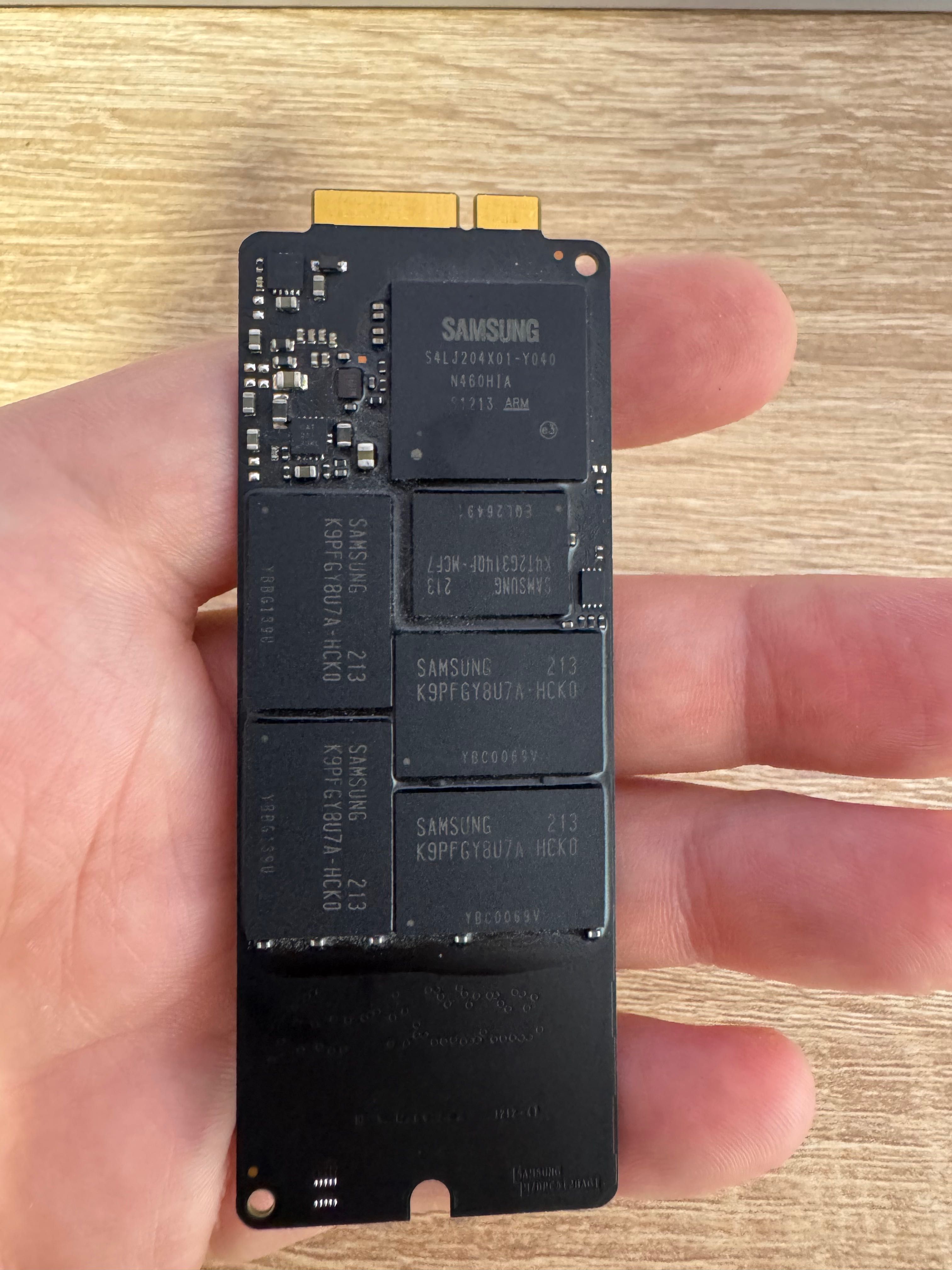 SSD Apple Samsung MZ-DPC2560/0A2 256 GB за MacBook Pro 2012-2013