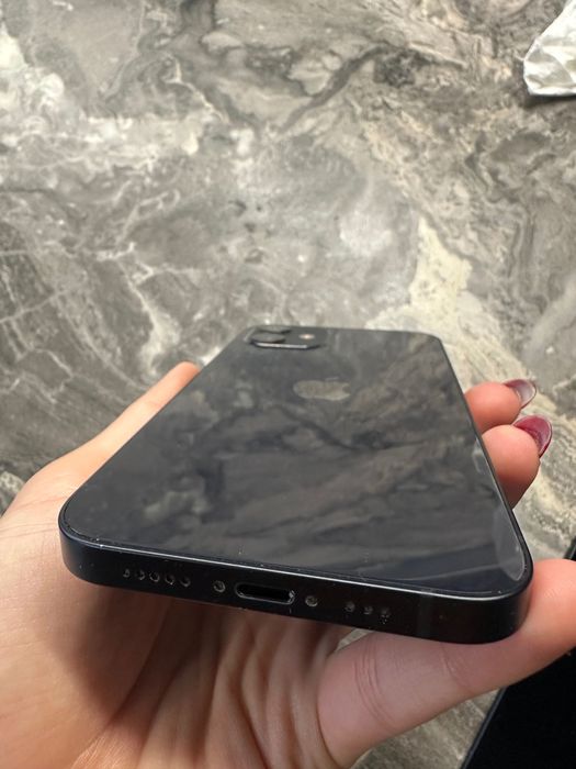 Черен iPhone12 64GB