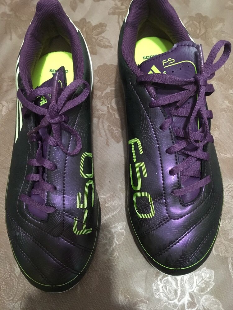 Оригинални ф бутонки  Adidas F50