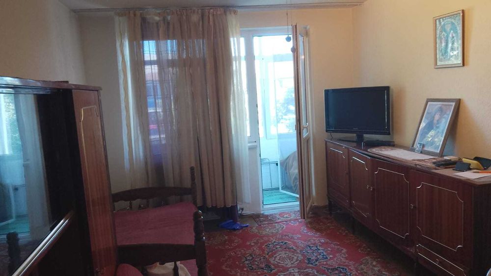 Apartament 3 camere,decomandat,2 balcoane,et. 4,Bdul Decebal