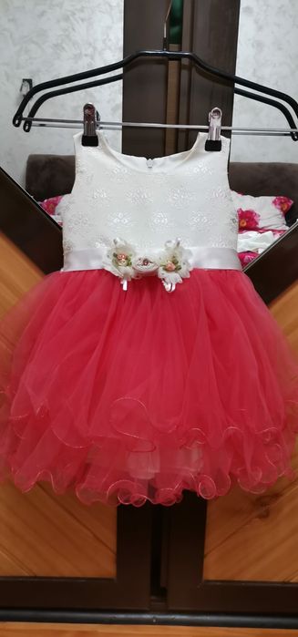 Rochita si incaltari de ocazie 2ani