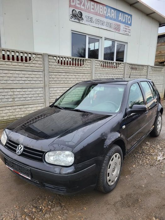 Dezmembrez Volkswagen Golf 4 1.9 ALH Capota fata/Aripa fata/faruri/trager/radiatoare
