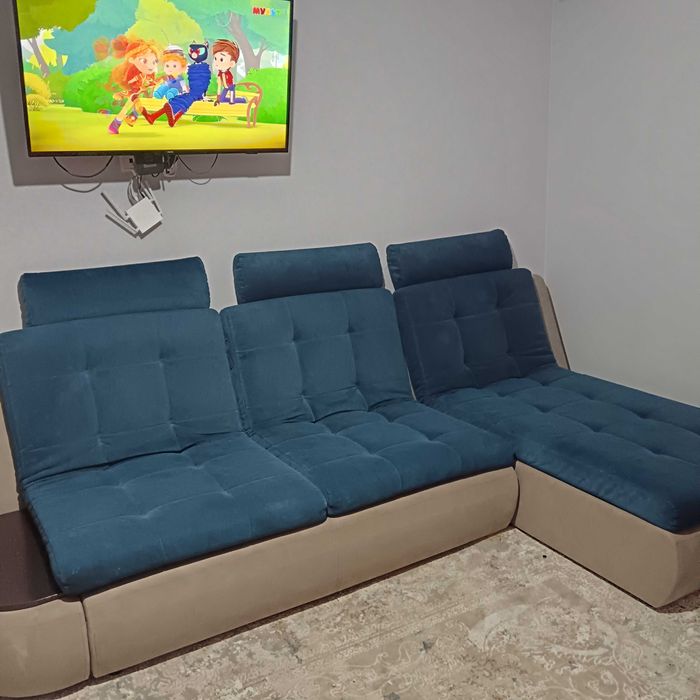 Диван почти новый