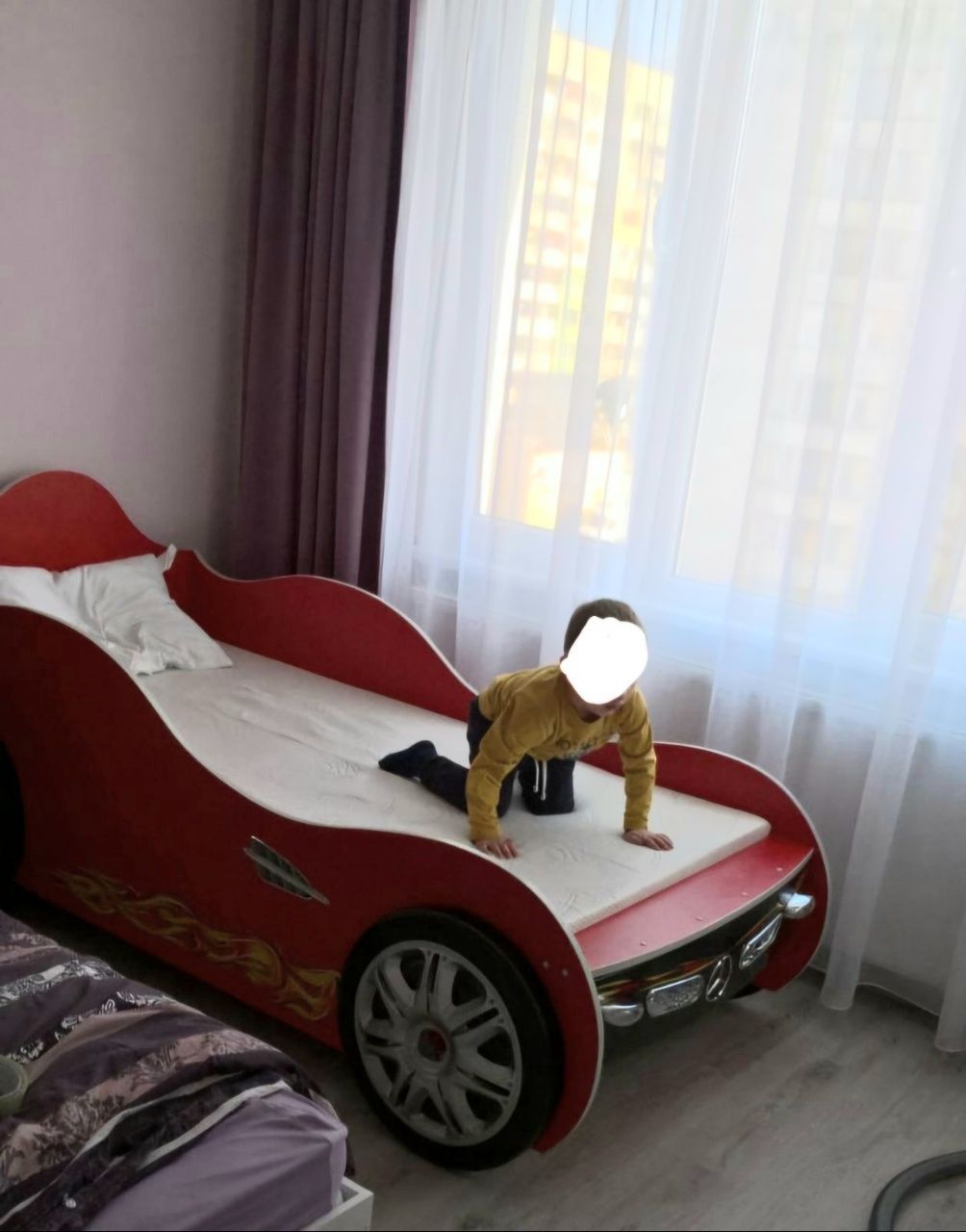 Продавам детско легло.