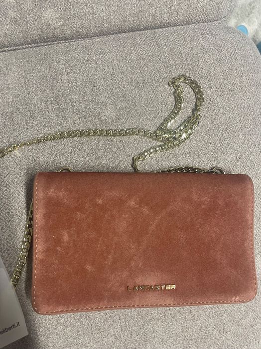 Клатч из замши Lancaster на цепочке