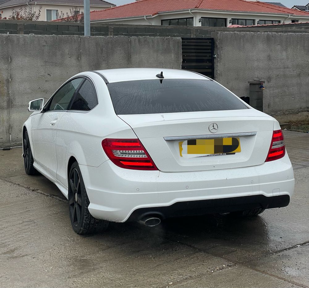 Dezmembrez Mercedes C Class w204 c204 facelift AMG ILS far bara fata