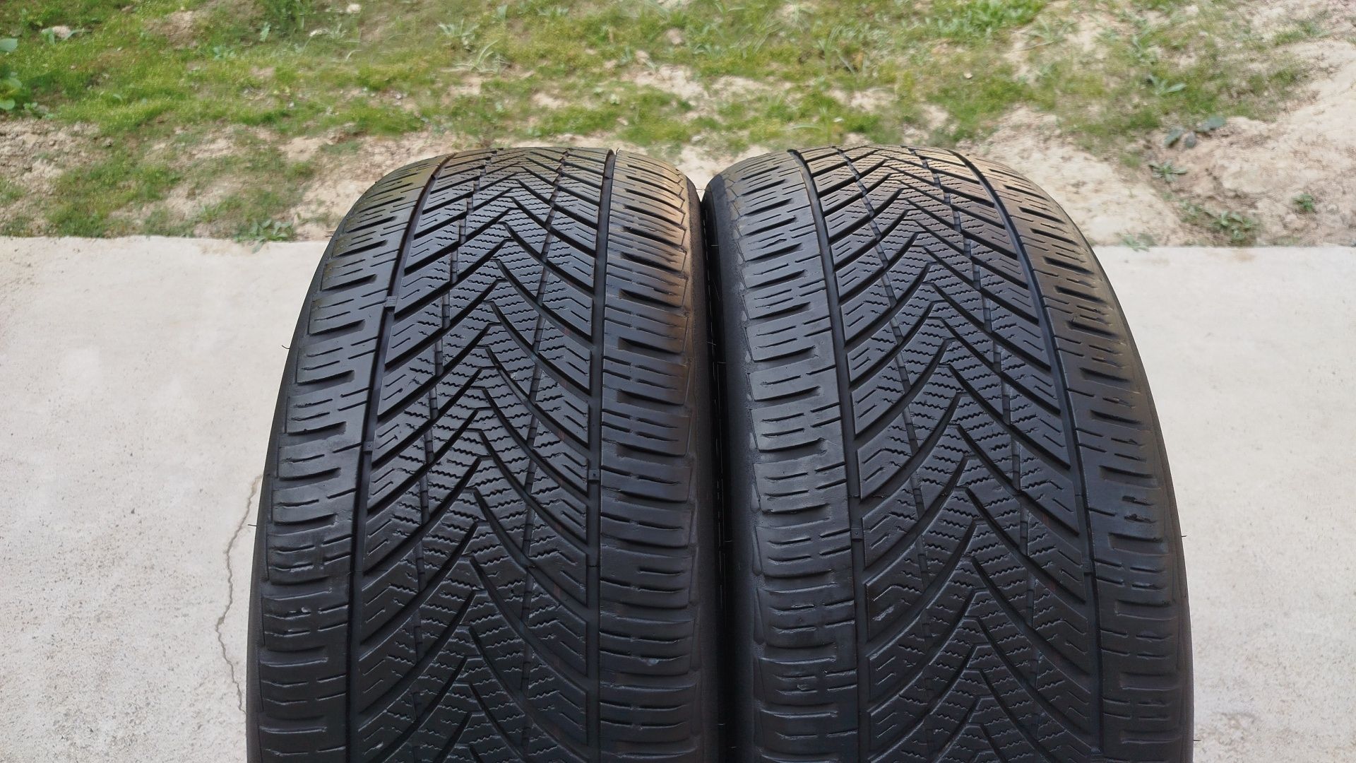 235 50 R19 Shina Rotalla 2 dona