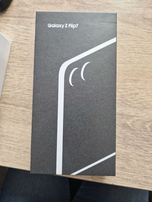 Samsung galaxy z flip 7 256 гб.