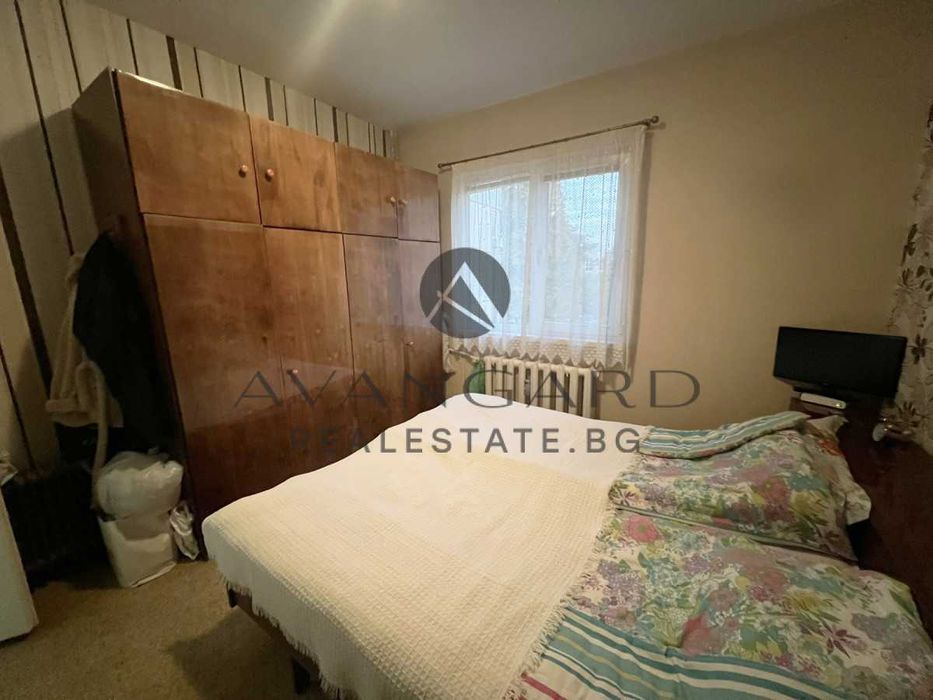 оф.24472 Тристаен обзаведен до Поликлиниката