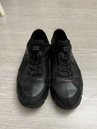 Кроссовки-туфли черные в отличном состоянии