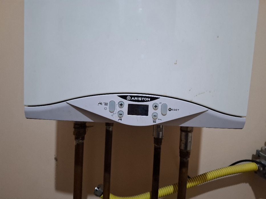 Centrala termica Ariston Cares 35 kw condensare
