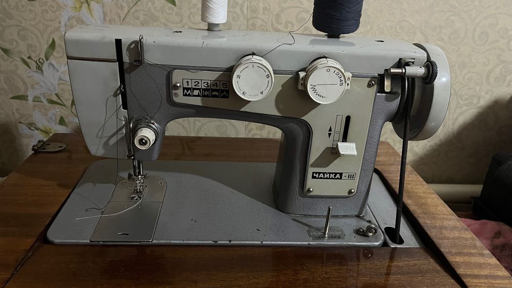 Швейная машина Чайка