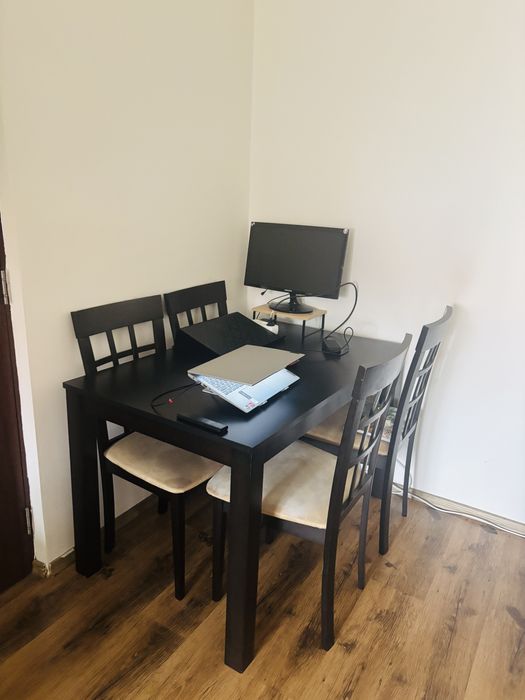 Vand masa 4 persoane cu scaune incluse