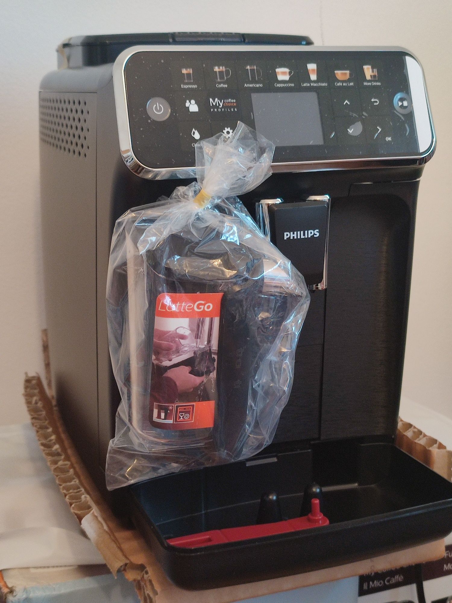 Espressor Philips Seria 5400 în stoc și seria 5500 Ep 5547.90