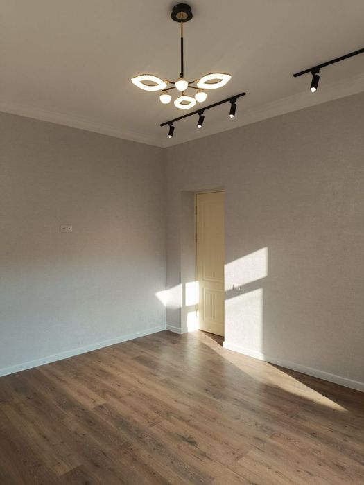 Файзли ва кўркам ховли уй сотилади.