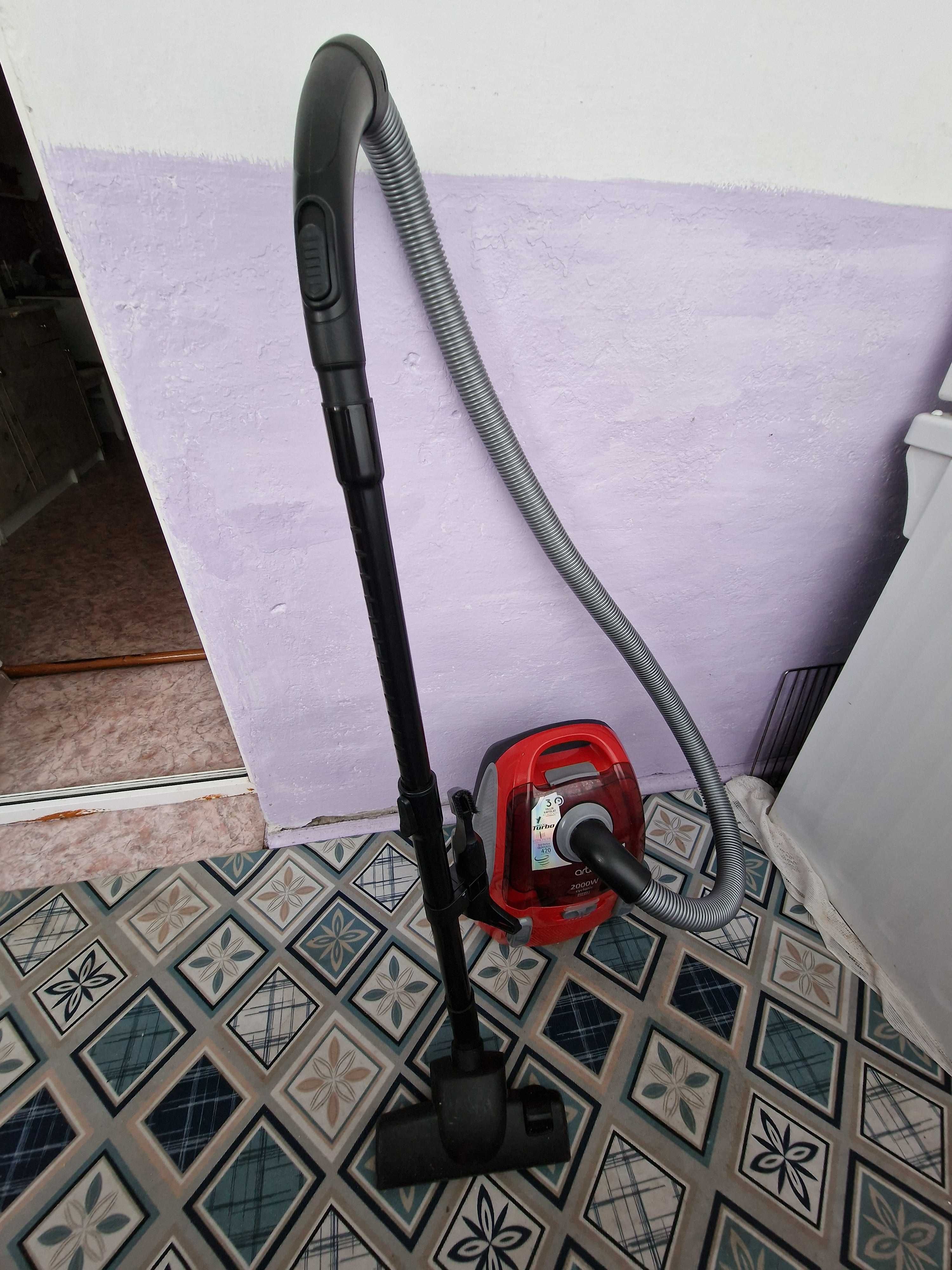 Пылесос Artel 2000 w