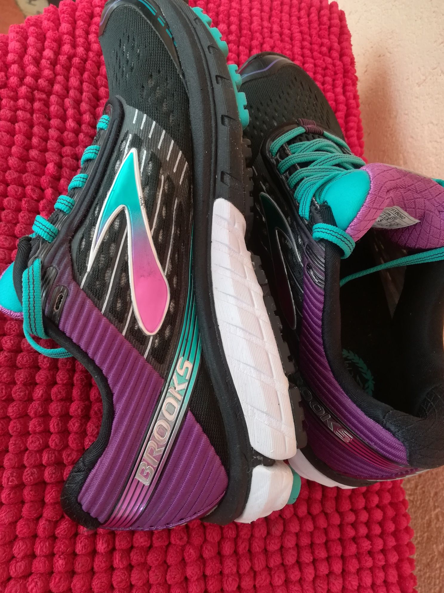 Adidași Brooks nr 38 dama