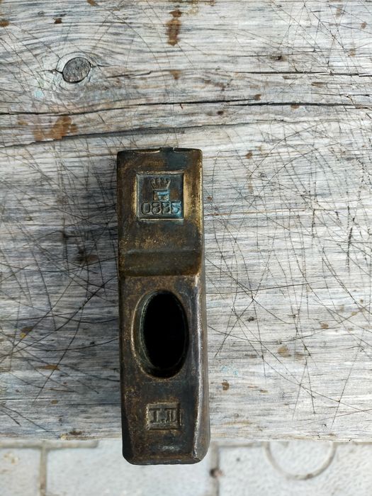 Продам молоток латунный