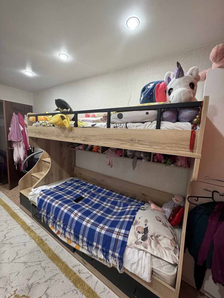 Продам 2х ярусную кровать