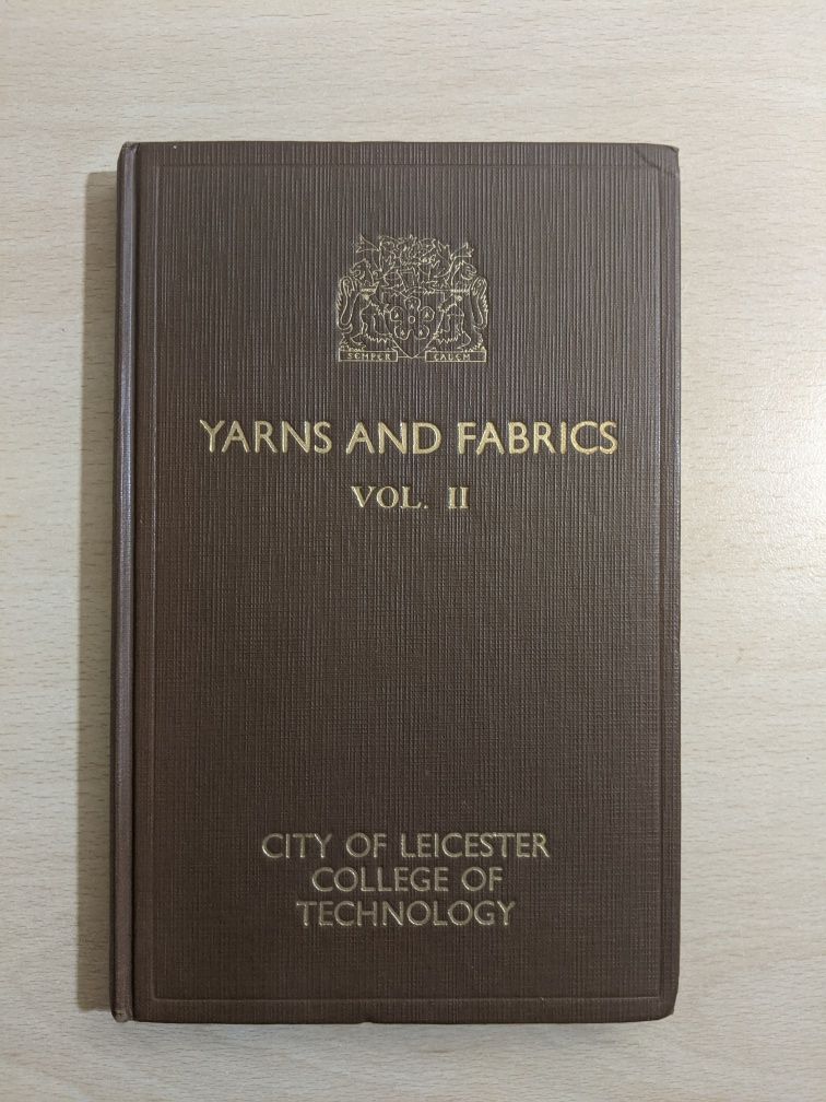 Carte Yarns and fabrics - Fibre și țesături engleza