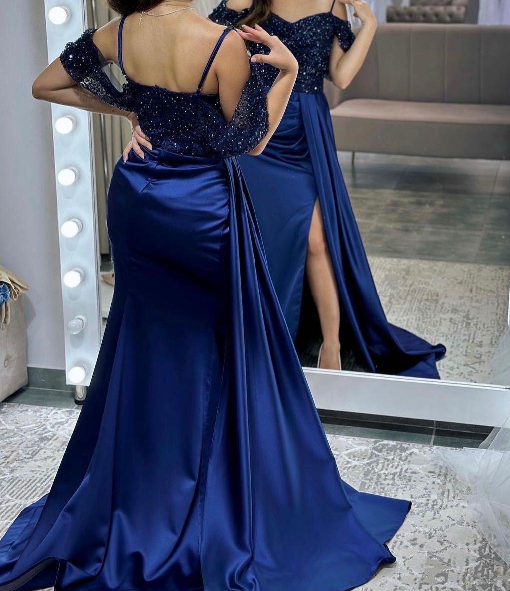 Вечернее платье темно-синее