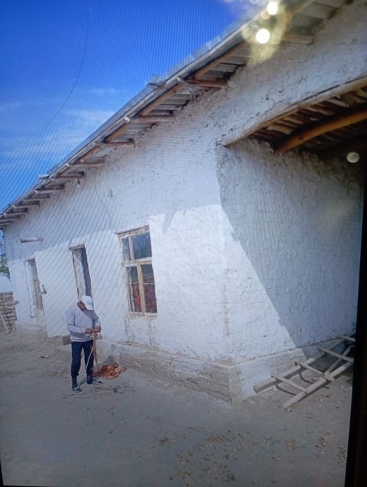 Koʻchmas uy sotiladi