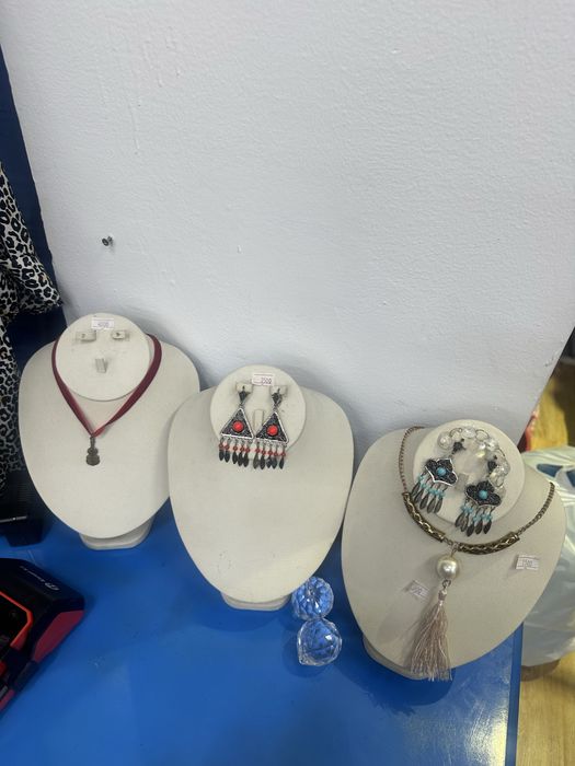 Маникен для  бижутерии