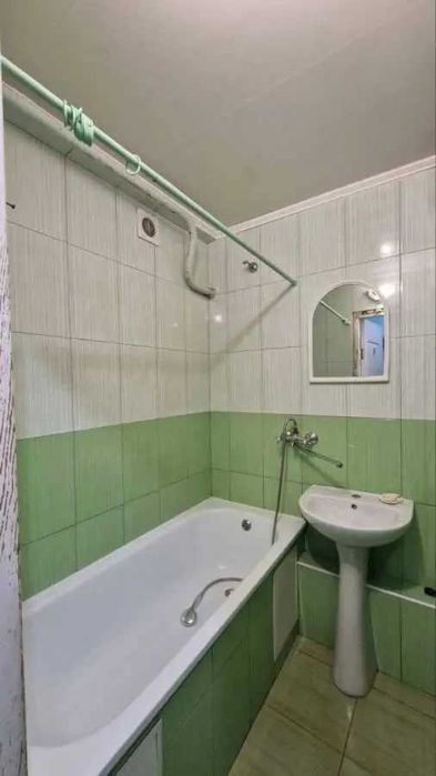 Дава се под наем Тристаен апартамент в София, Зона Б-18 - 90 кв.м за 510 € - Снимка #3