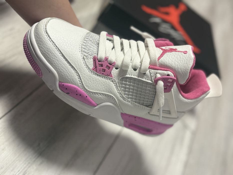 Jordan 4 pink oreo