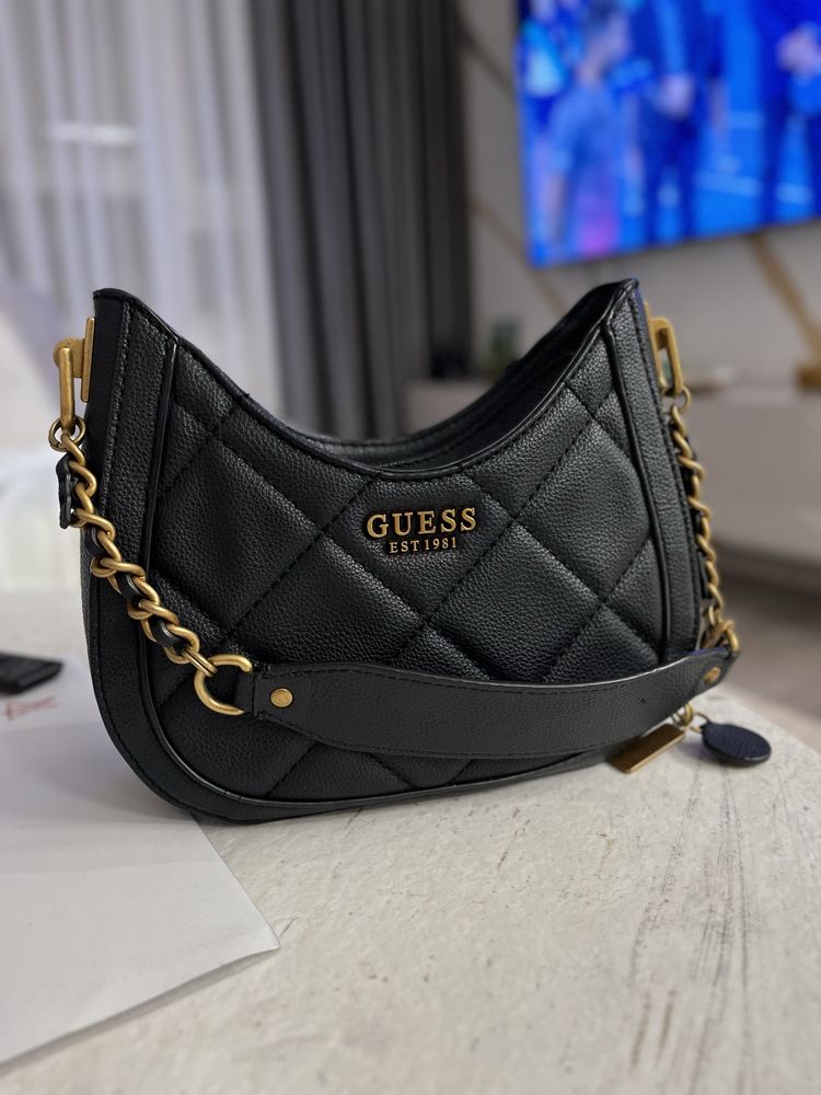 Дамска чанта Guess