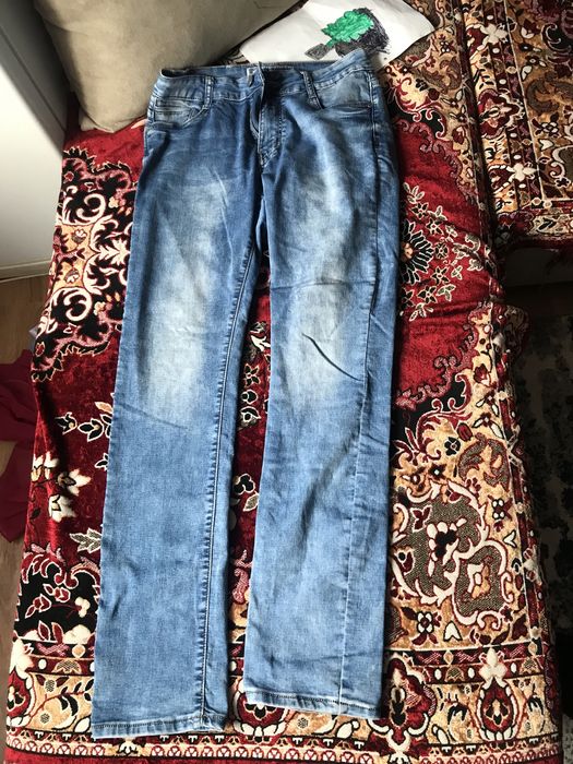 Blugi de bărbați mărimea de 32