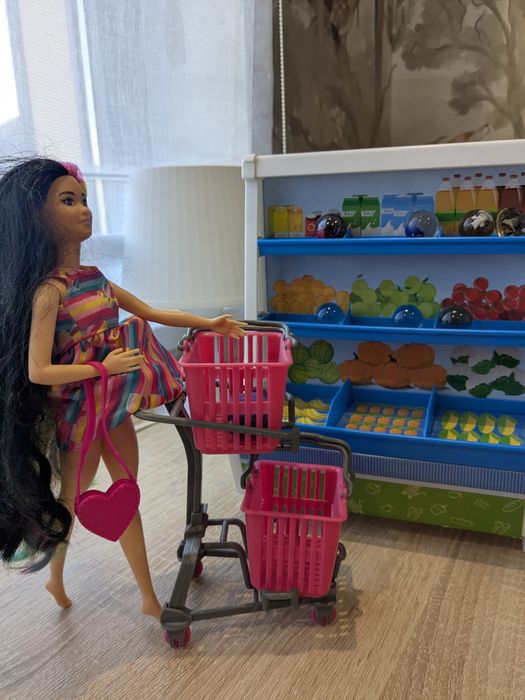 Barbie papusa cu aprozar si cărucior, magazin