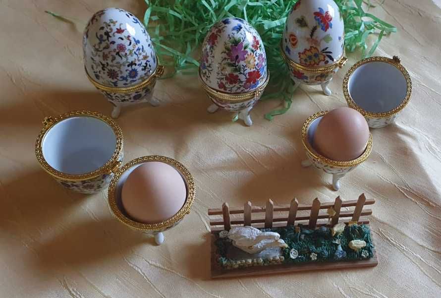 Deco de Paște: Suport ouă porțelan 5 buc. +  un mic cadou pentru decor