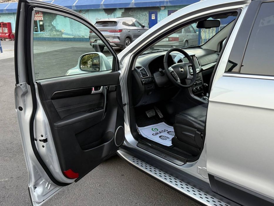 Продаётся Chevrolet Captiva 3 2013 года 3L