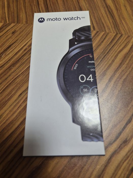 Продавам Смарт часовник Moto Watch 100