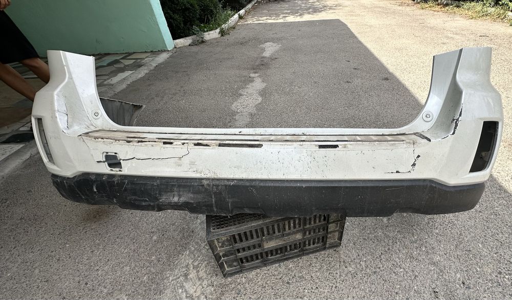 Задний бампер б/у subaru outback